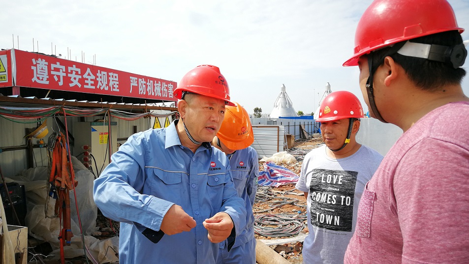 2018年5月2日，股份公司副總裁黃鐵民對科技公司項目現場進行安全檢查.jpg